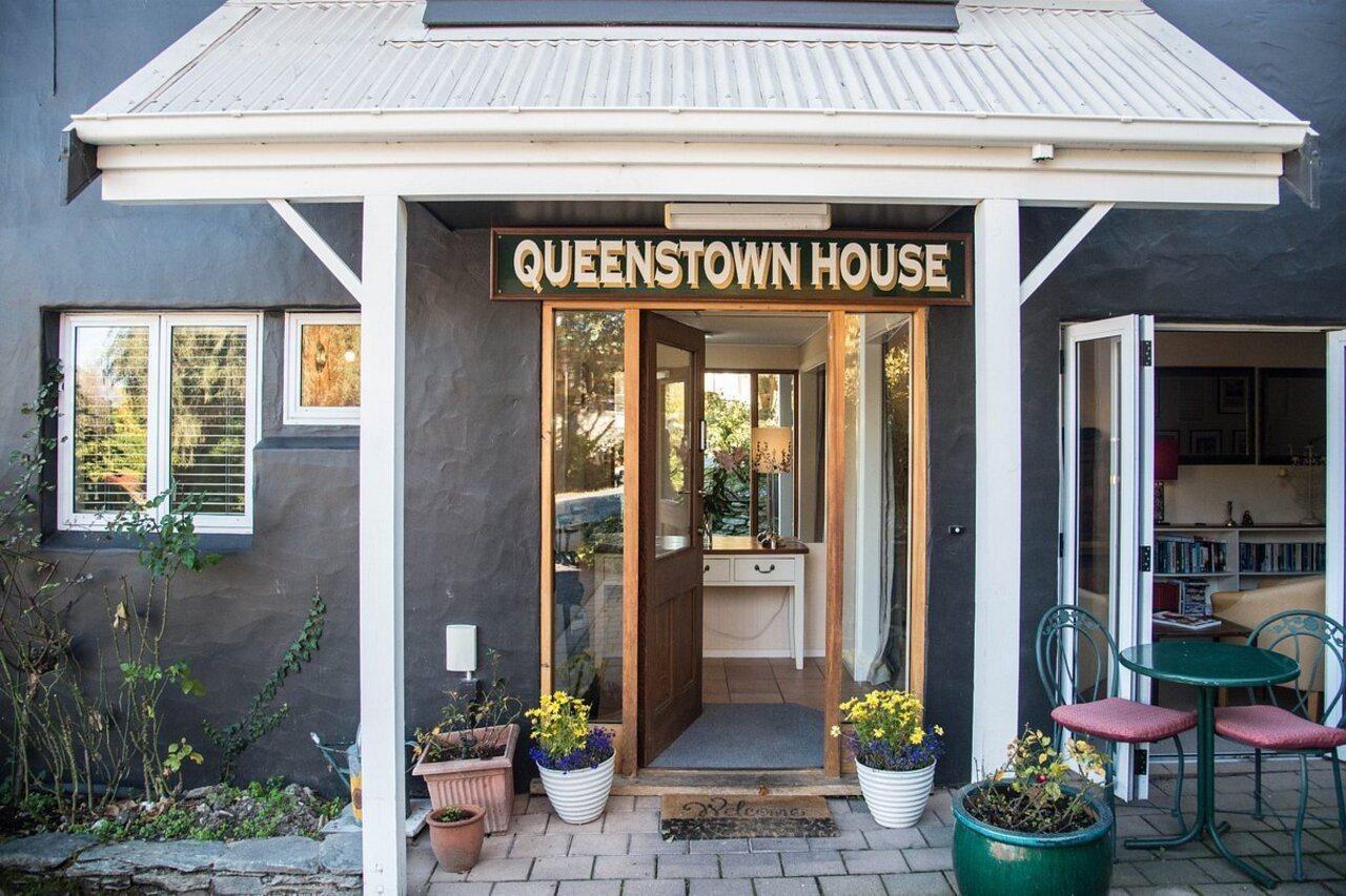 Queenstown House Bed & Breakfast And Apartments Екстер'єр фото